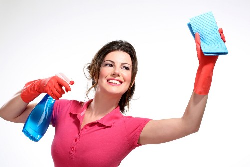 Bathroom deep cleaning in a Collierswood property
